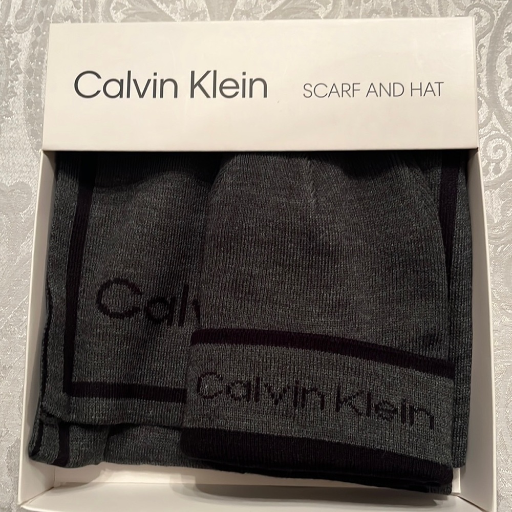Calvin Klein Scarf And Hat Box Set O/S. Gray & Black NWT. Smoke free home.